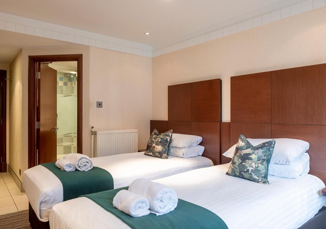 Thatchers East Horsley Ngoại thất bức ảnh