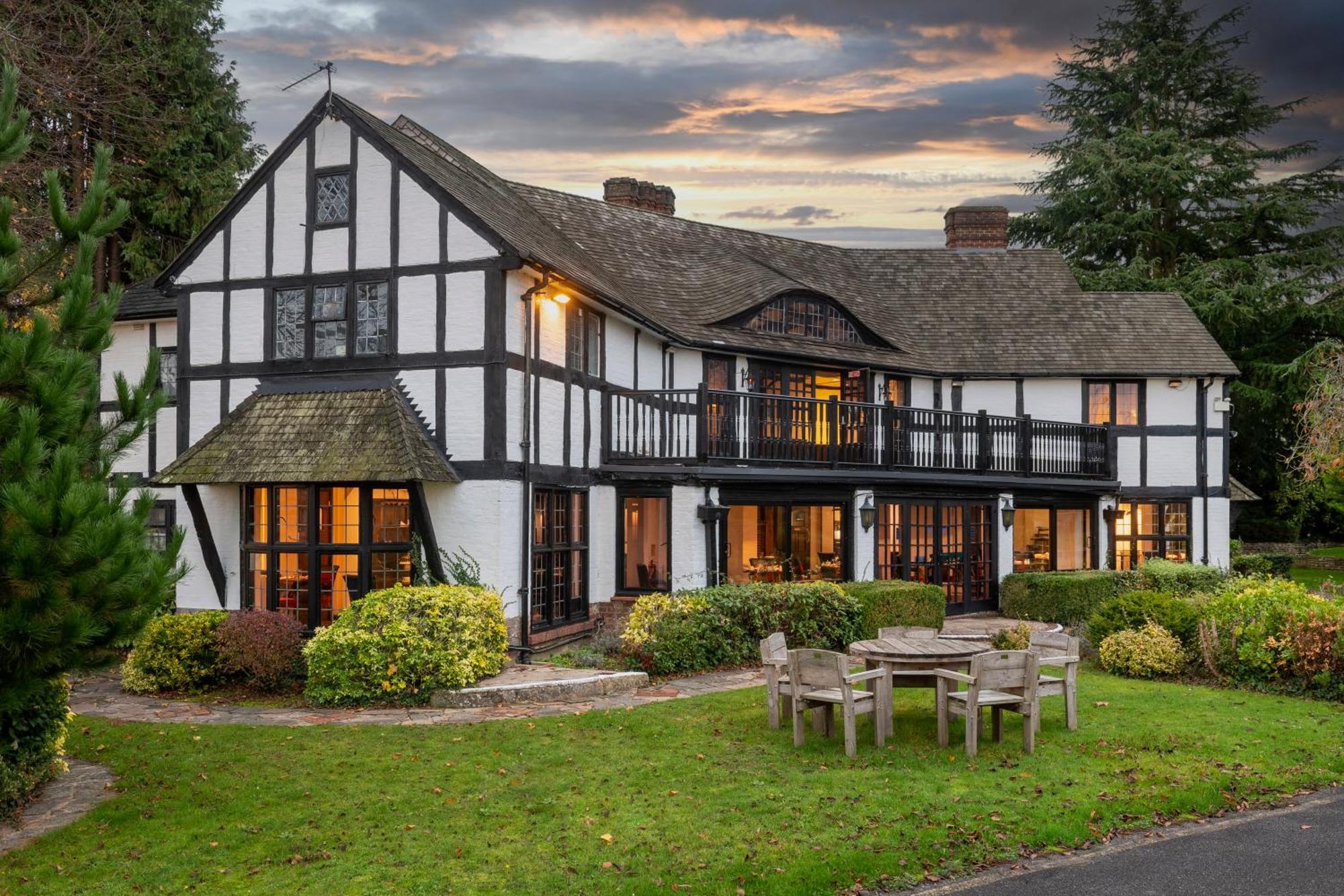 Thatchers East Horsley Ngoại thất bức ảnh