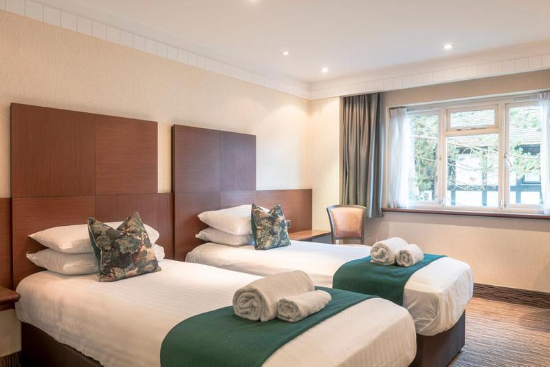 Thatchers East Horsley Ngoại thất bức ảnh