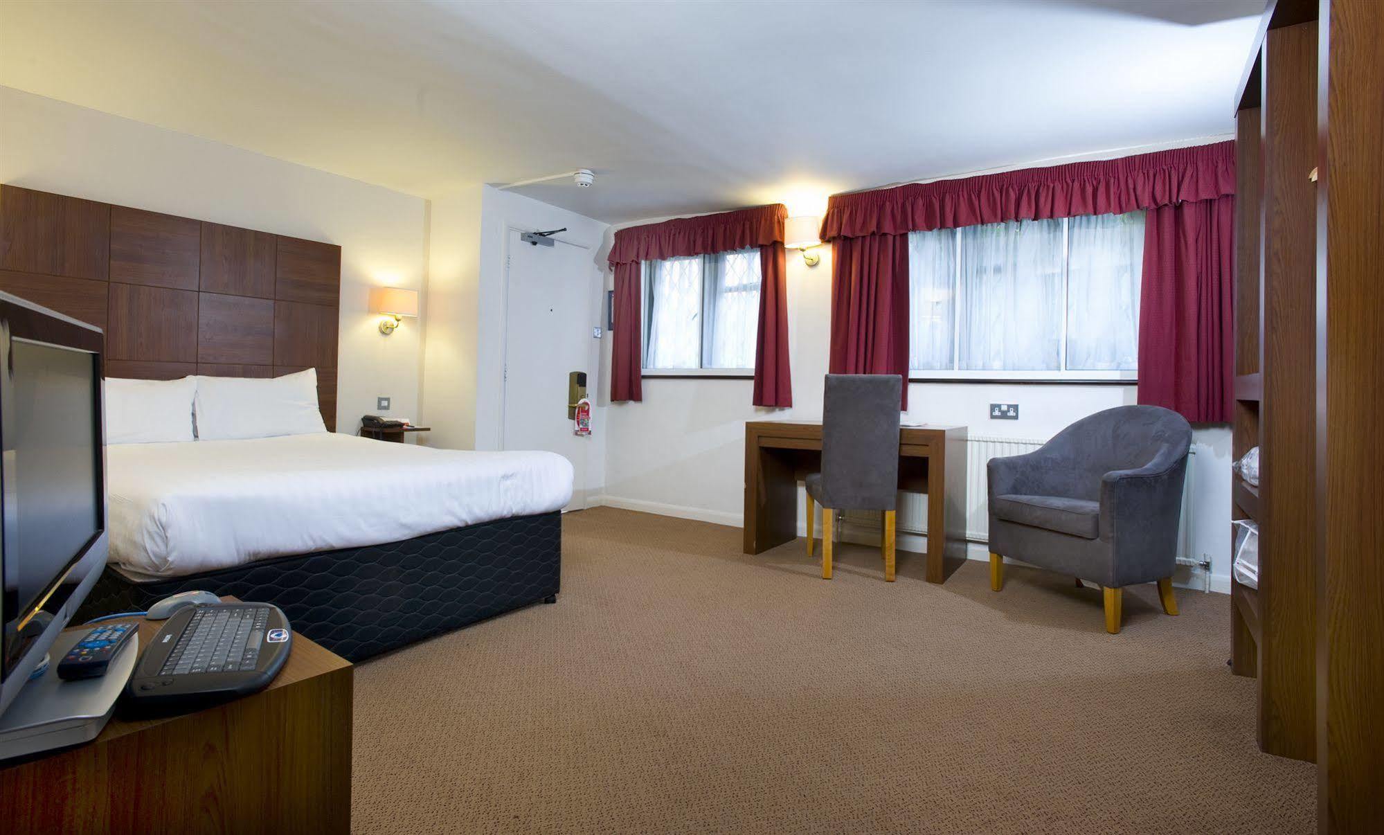 Thatchers East Horsley Ngoại thất bức ảnh